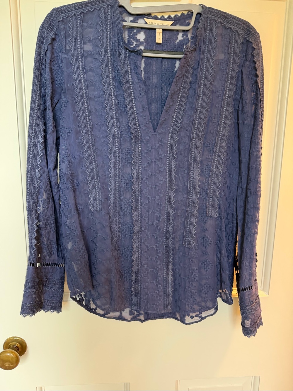 REBECCA TAYLOR Lace V-Neck Blouse in Dusty Blue size 2